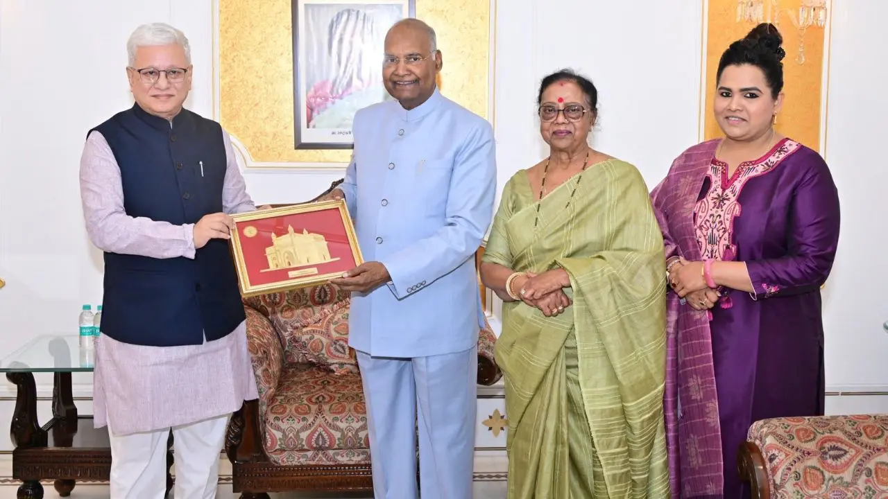 Former Presiden Ram Nath Kovind with Governor Jishnu Dev Varma in Mumbai. Pic/X